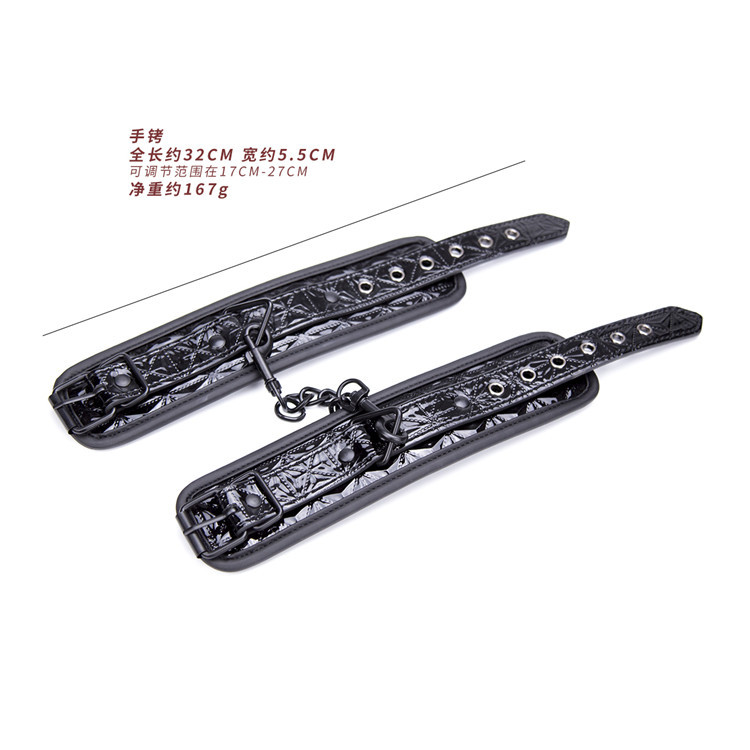 趣愛閣-成人用品批發進貨渠道SM用品：趣味-仿鱷魚皮手銬腳銬SM用品