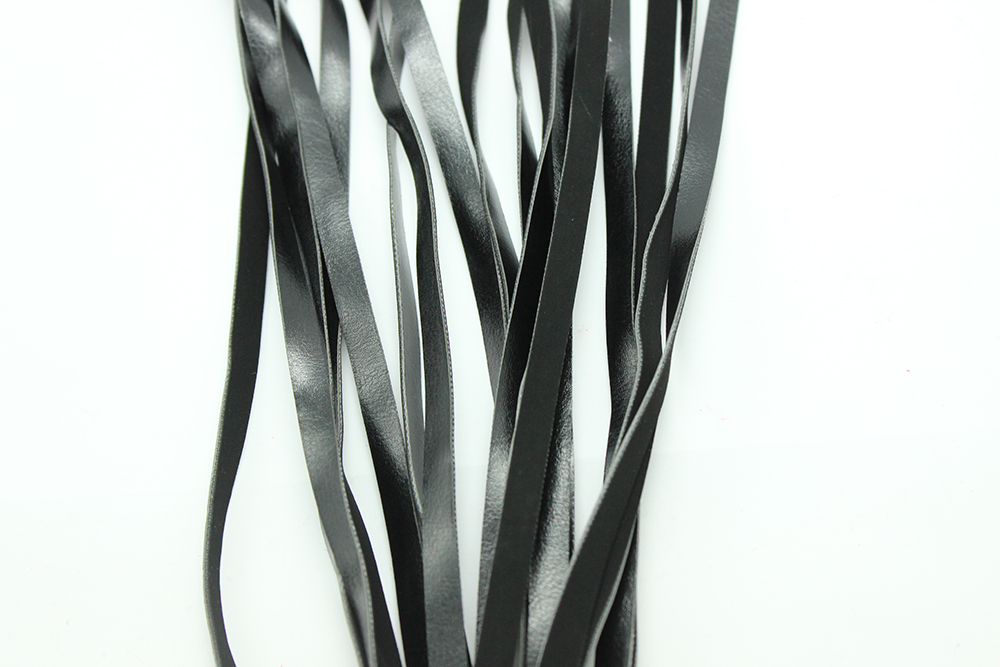 趣愛閣-成人用品廠家直接發(fā)貨一手貨源SM用品：趣味長(zhǎng)款皮革散鞭子SM用品