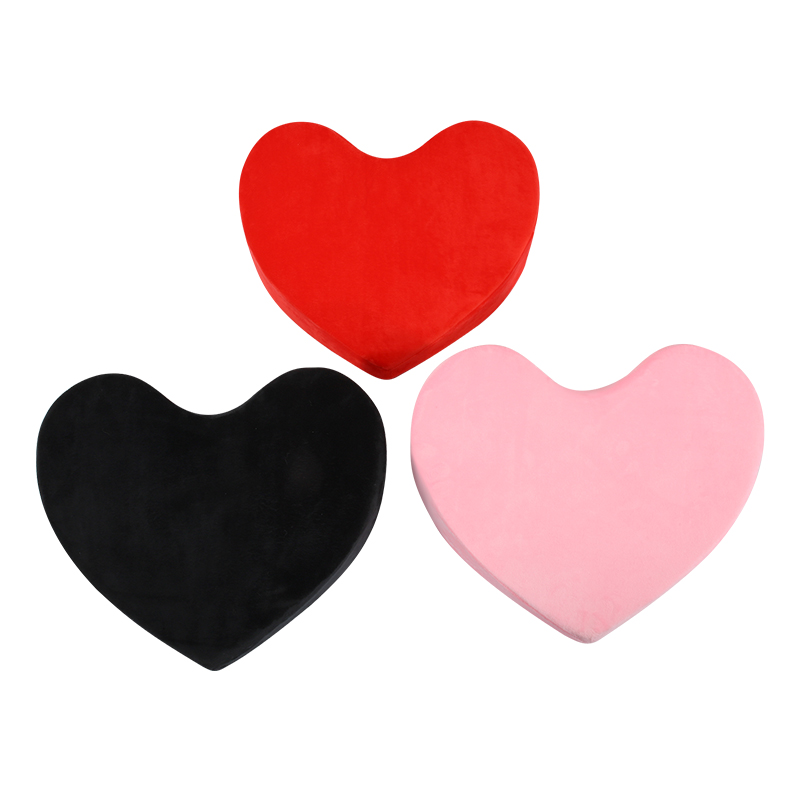 趣愛閣-成人用品批發SM用品：雙冠絨布心形情趣沙發枕SM用品